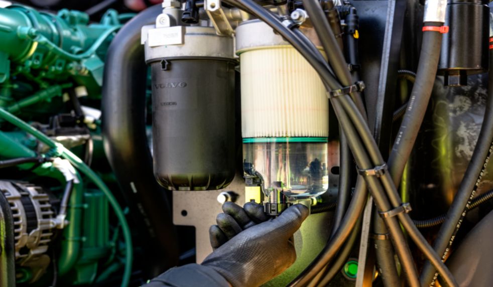 Sistema separador de agua y filtro de combustible mejorado