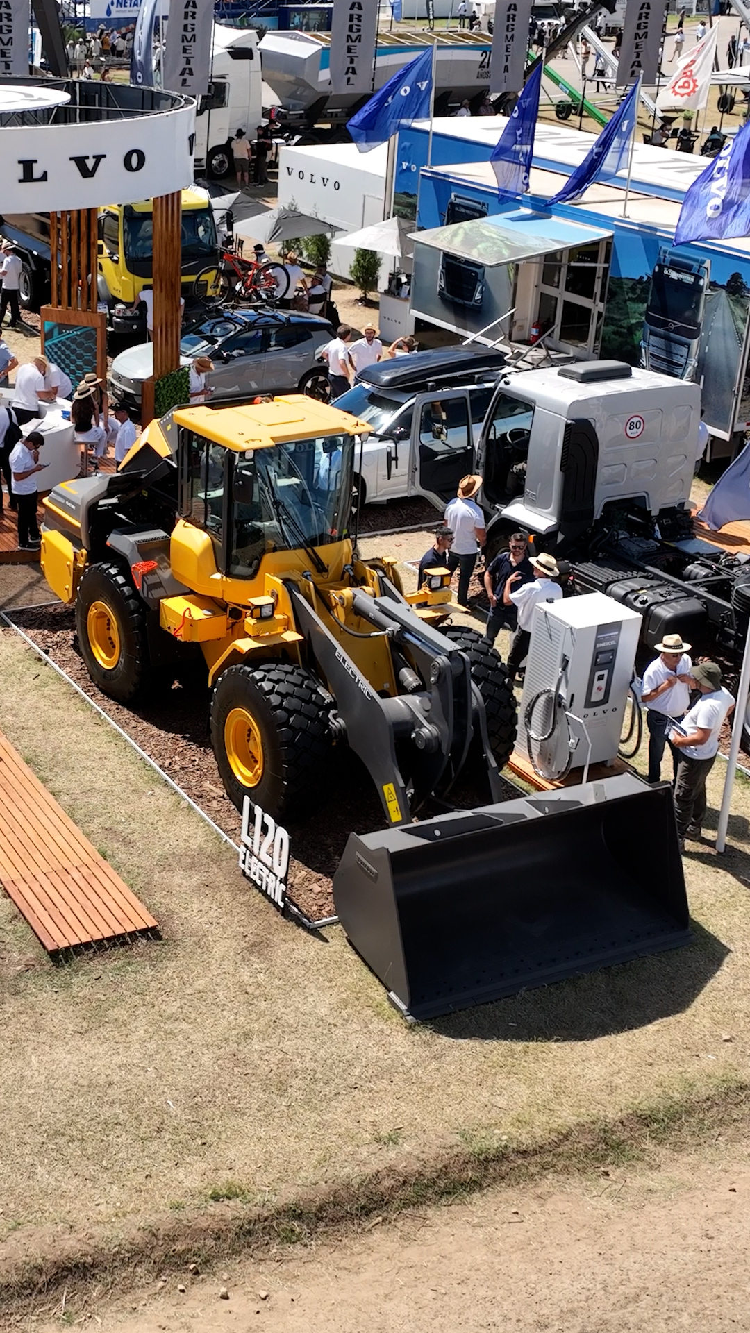 Volvo L120 Electric en Argentina: la nueva cargadora eléctrica presentada en Expoagro
