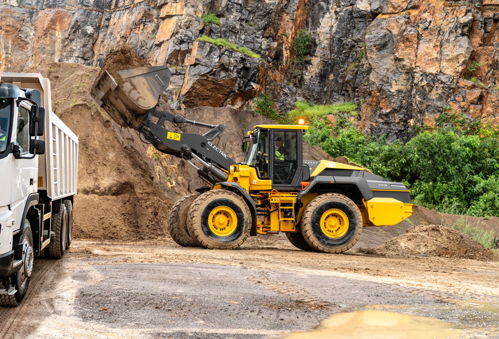 Foto 1 - Camión Cargador Frontal Volvo L120 ELÉCTRICO