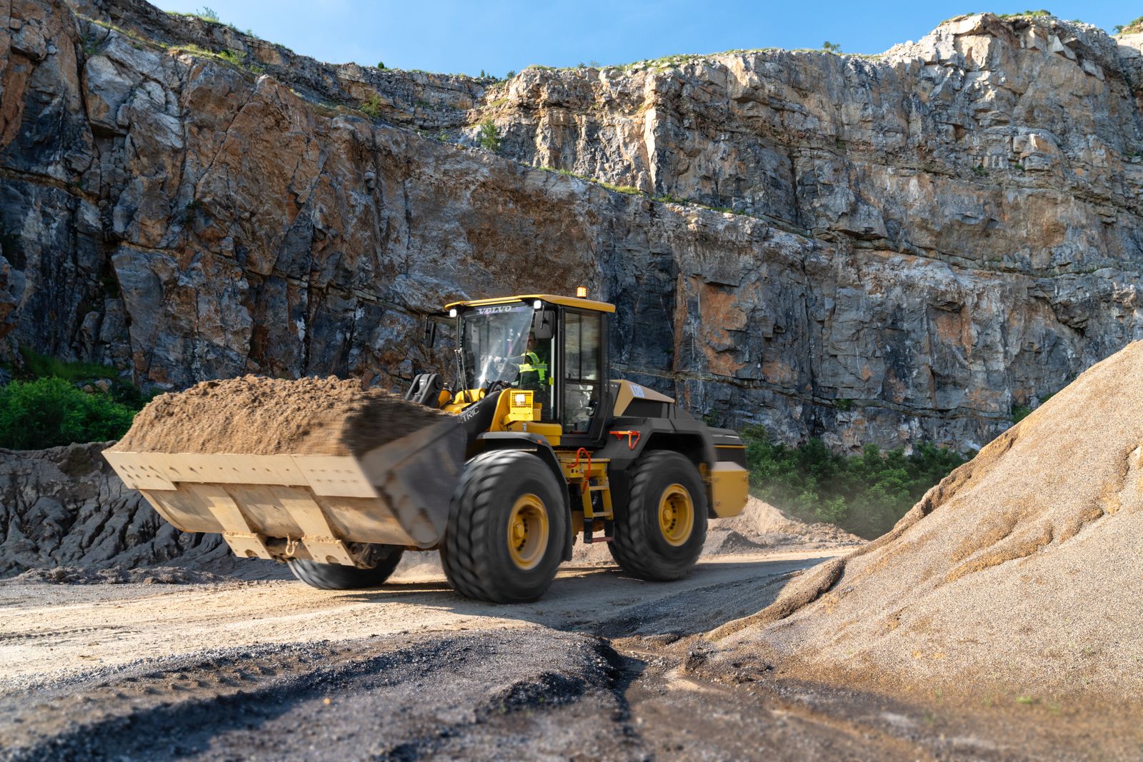 Foto 5 - Camión Cargador Frontal Volvo L120 ELÉCTRICO