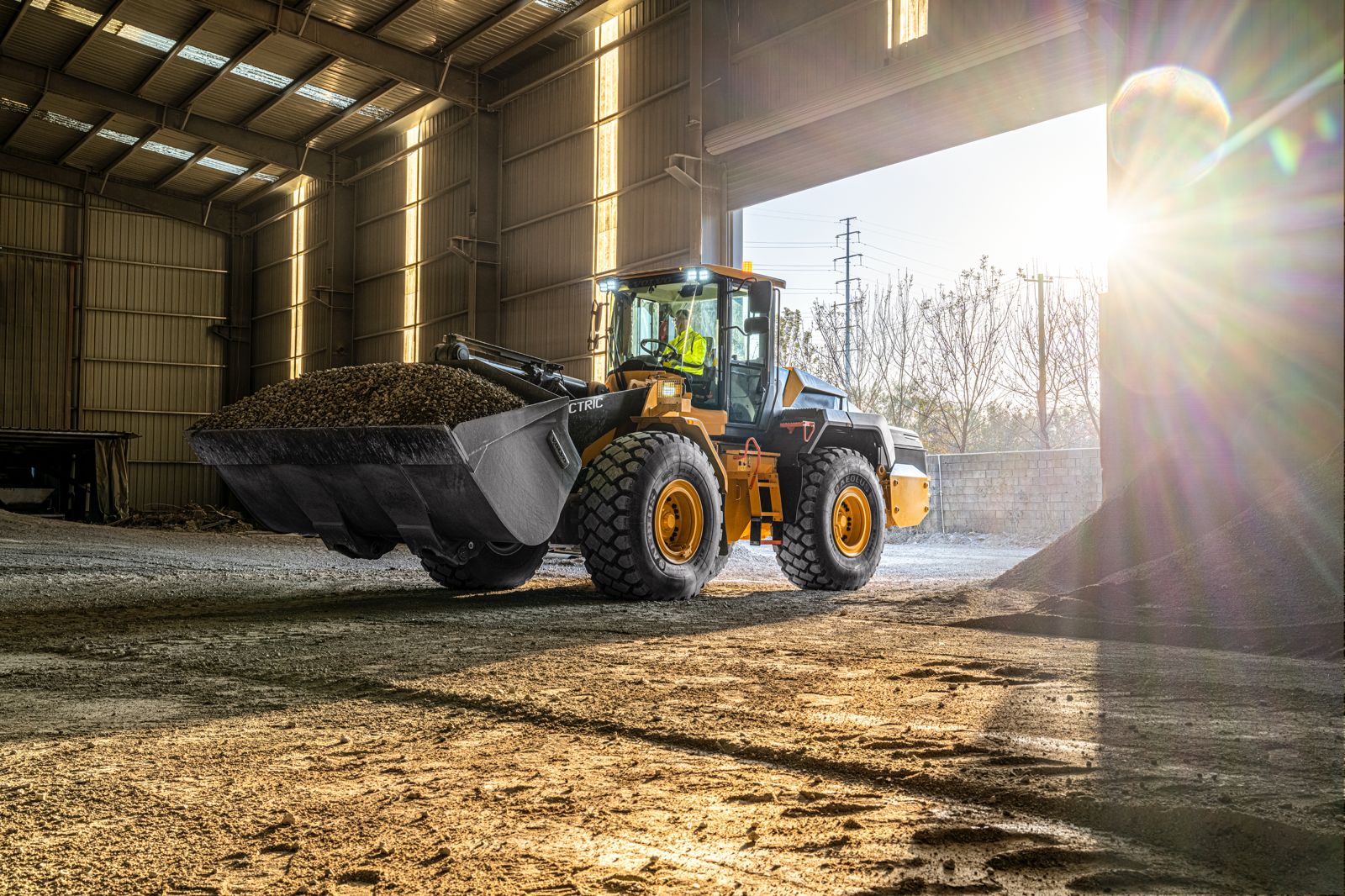 Foto 8 - Camión Cargador Frontal Volvo L120 ELÉCTRICO