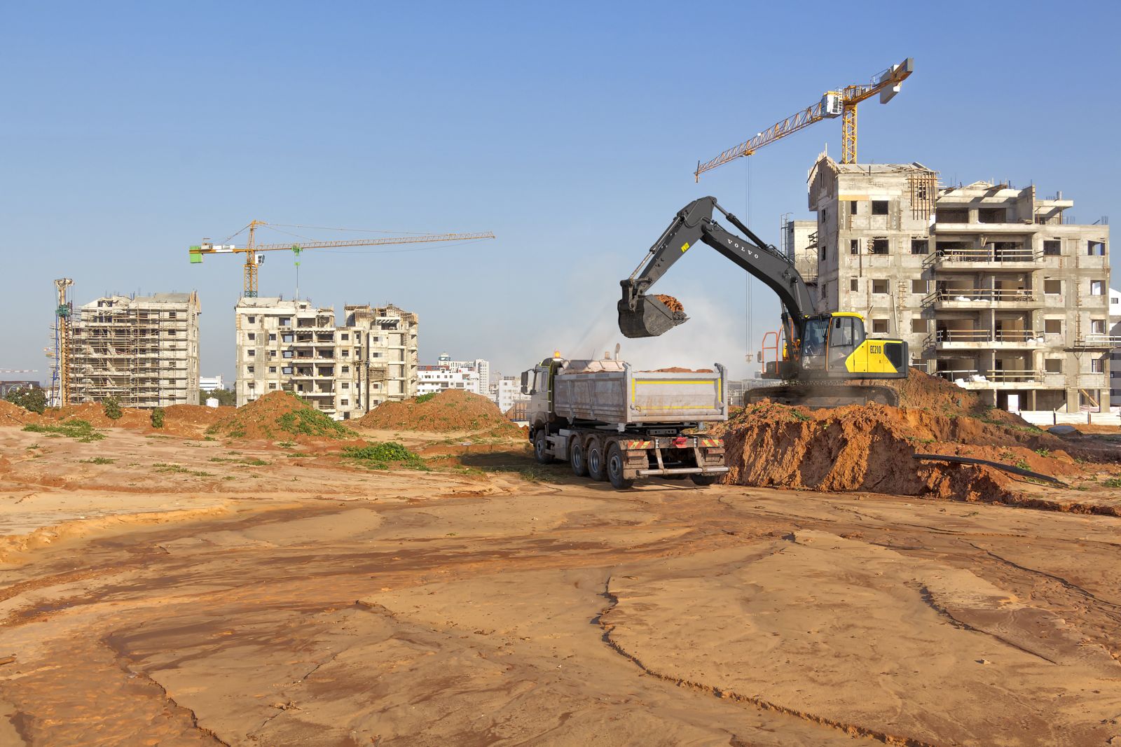 Foto 6 - Excavadora sobre orugas Volvo EC210